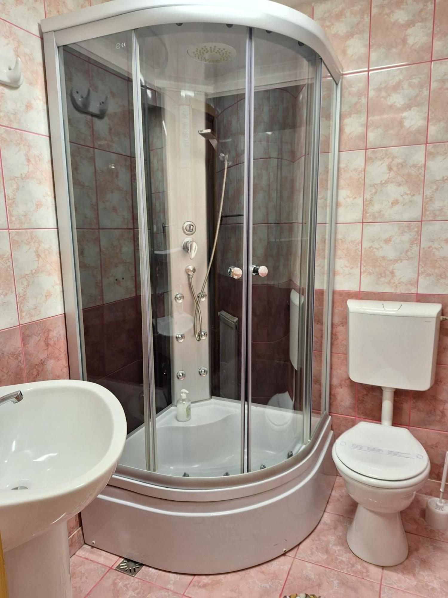 Pensiunea Bendorfeanu Răşinari Zewnętrze zdjęcie